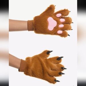NWT Hot Topic Brown Bear Fuzzy Paw Gloves. Unisex.